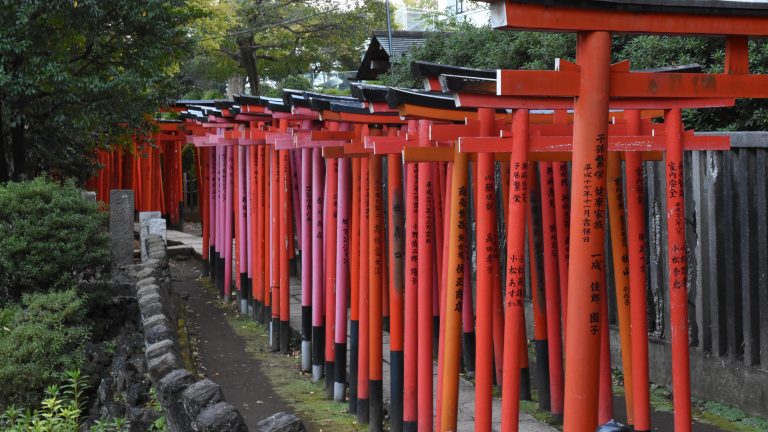 Nezu-Jinja – “A Thousand” Tori Gates in Tokyo